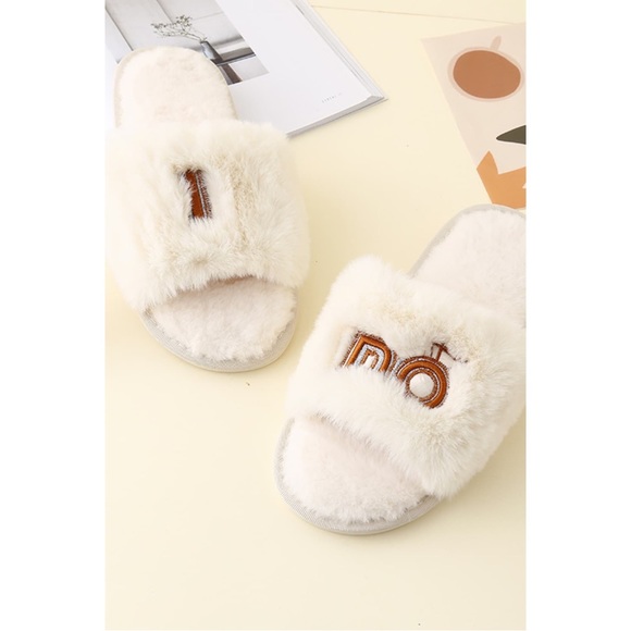 Faux Fur Open Toe Slippers - Picture 4 of 8